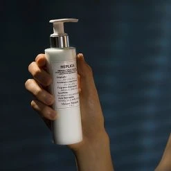 Maison Margiela REPLICA Sailing Day Body Lotion -Bobbi Brown sales 00000000 20376329 03 ai
