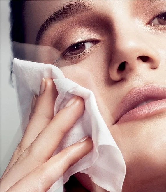 MAC Gently Off Eye And Lip Makeup Remover 5 MAC Gently Off Eye And Lip Makeup Remover - Afbeelding 3